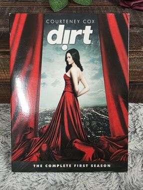 Dirt First Season Starring Courteney Cox Season 1 DVD Set